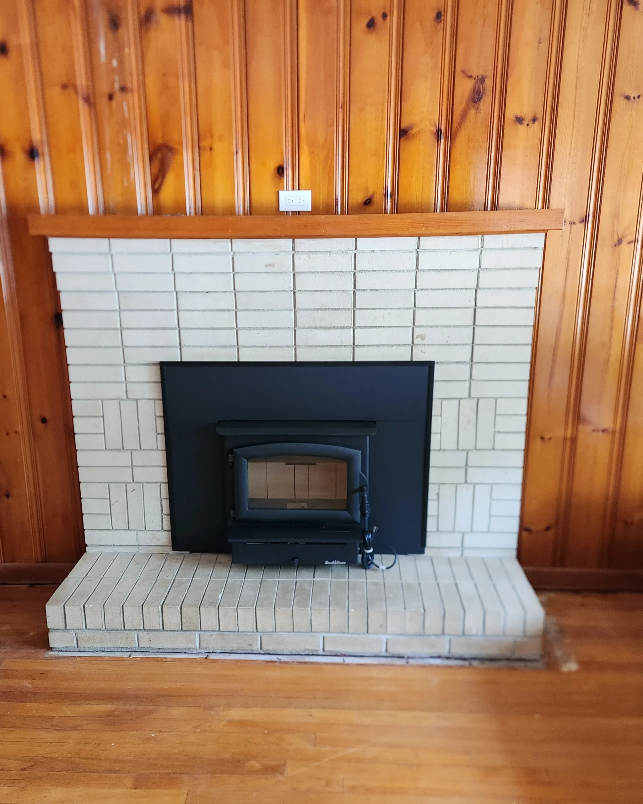 Fireplace insert venting and chimney liner connection